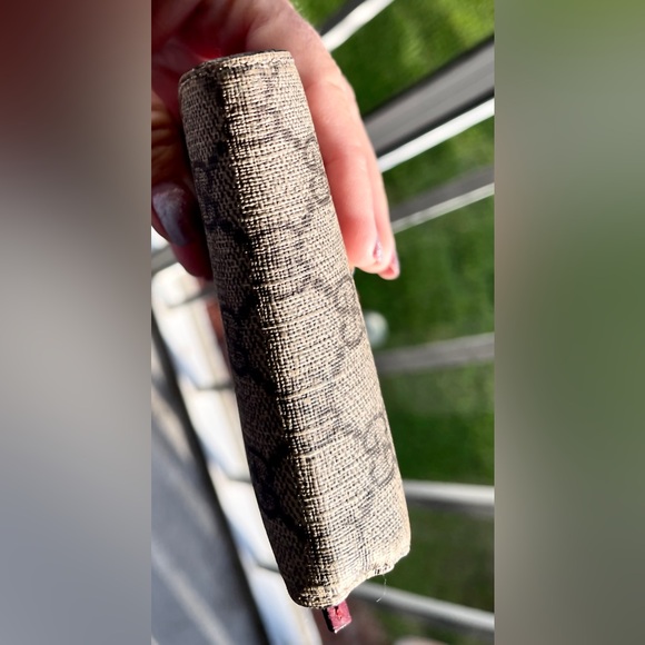 Gucci EUC Cherries GG Supreme Compact Bifold Wallet has ALL rhinestones - Picture 12 of 16